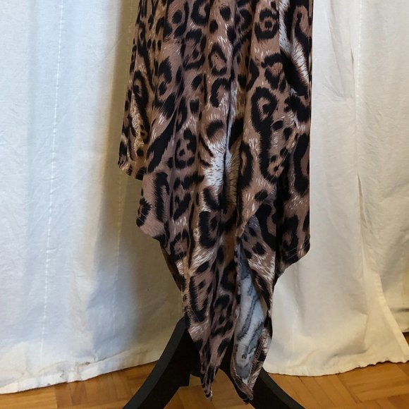 Leopard Print Midi Skirt With Sharkbite Hem - Picture 9 of 10